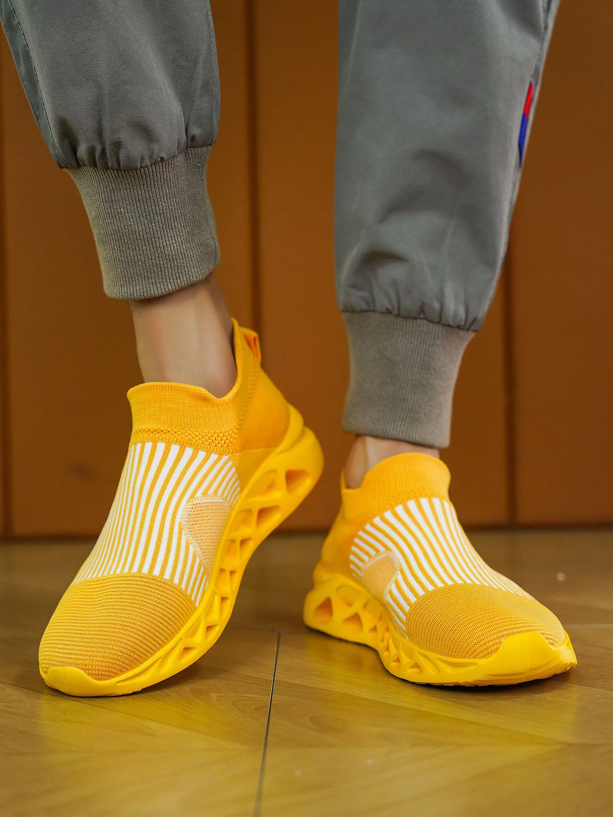 Unisex White Flywoven Sock Sneakers Size 36-48 Couple Casual Shoes for Men Fashion Trend Breathable Spring Summer Autumn Winter